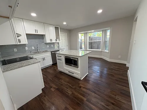 300 Woodhollow Ct Photo 1