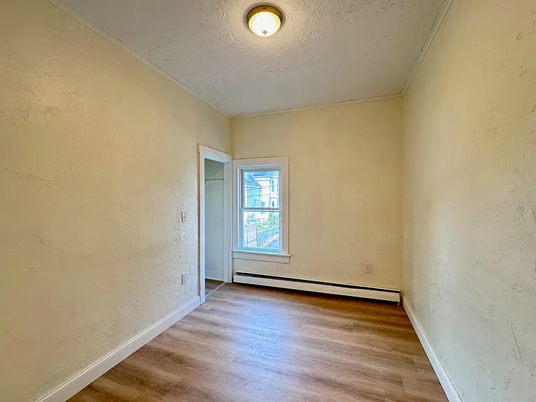 29 Bolton Pl #2 — Photo 8