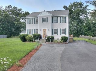 215 Oakland Ave, Methuen, MA 01844