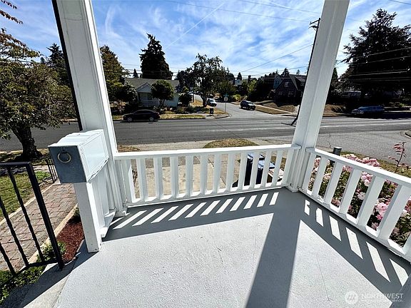 4th image of 1202 N Proctor Street