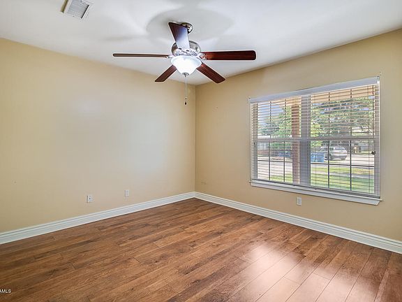 5th image of 206 Lana Dr