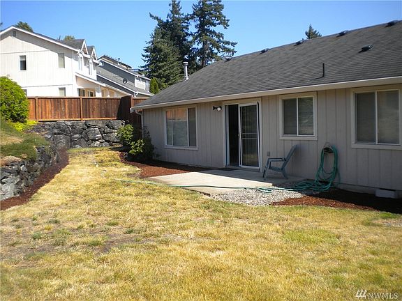 4th image of 813 131st Street Ct E