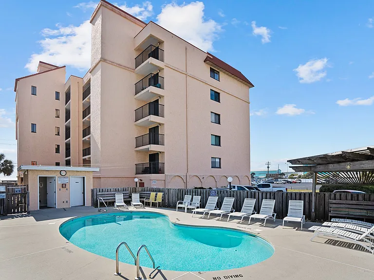 Pool with plenty of seating