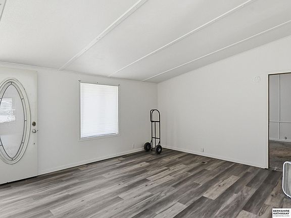 4th image of 7631 N 101st Plz