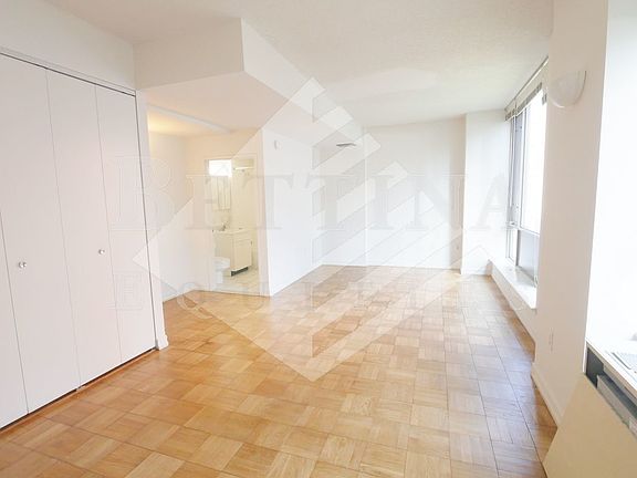 3rd image of 321 W 54th St APT 701