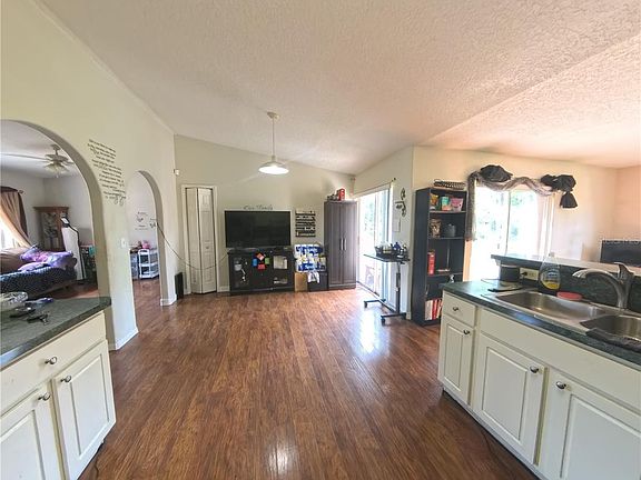 4th image of 706 N Rennes Ct