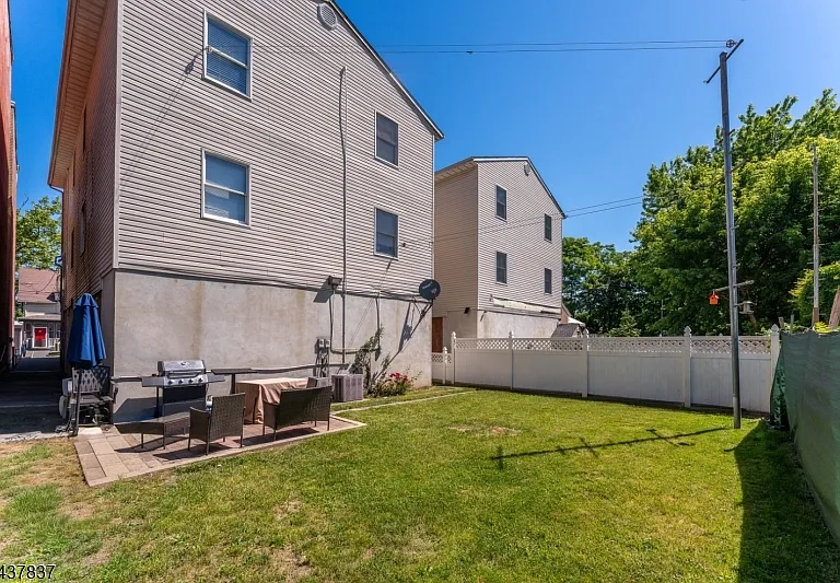43 Passaic St — Photo 17