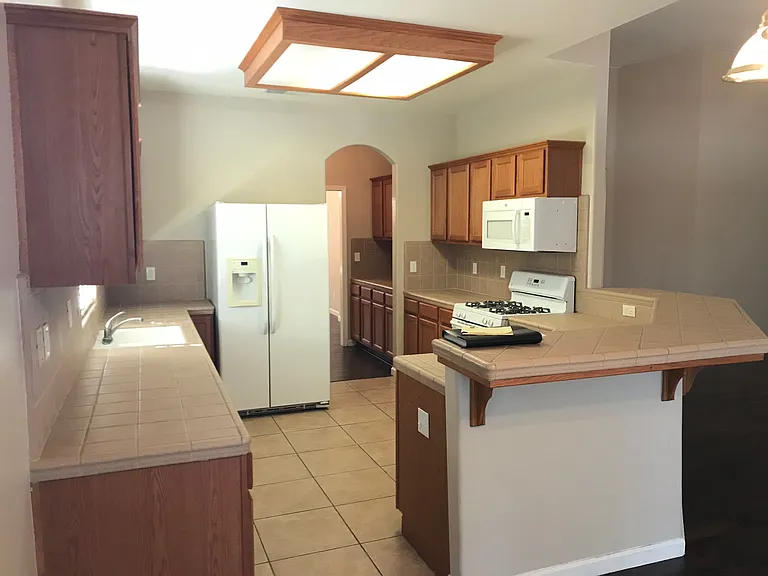 1217 Florence Ave — Photo 7
