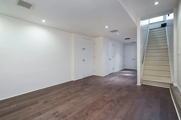 Rented by Nest Seekers International | media 17