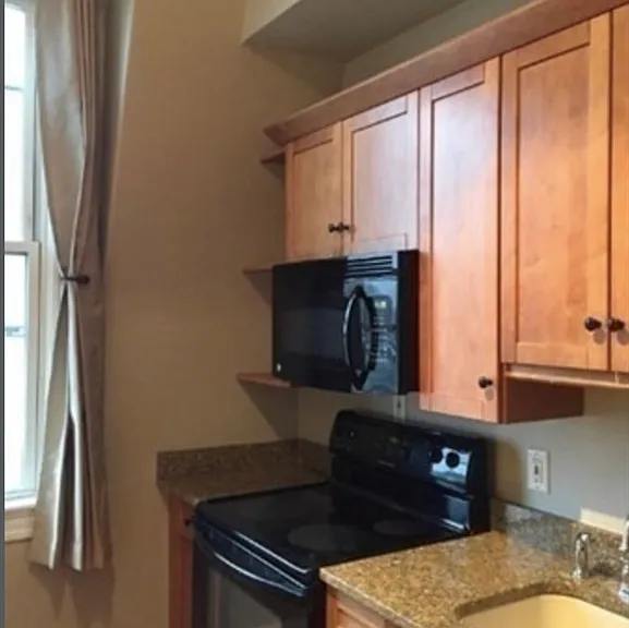554 E 4th St #6 — Photo 7