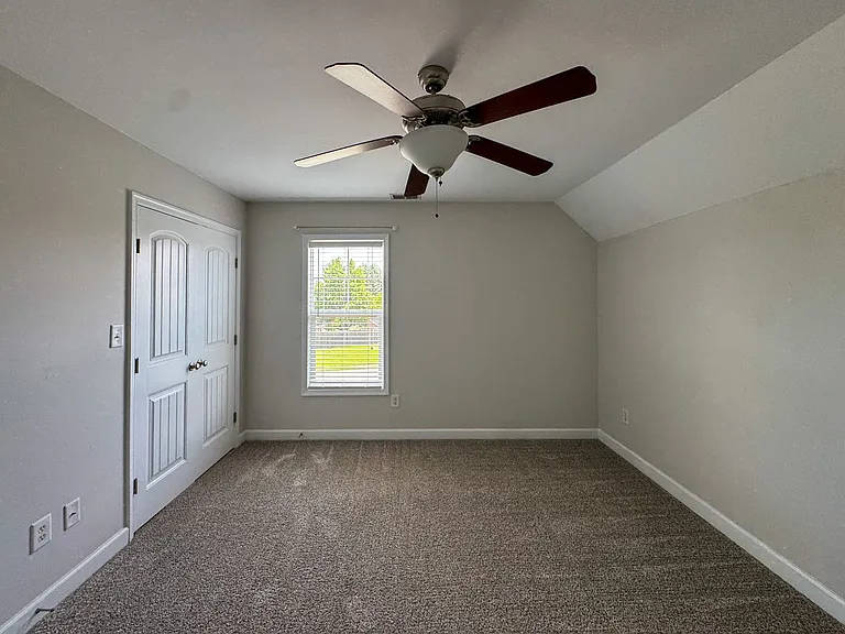5905 Gentleman Dr — Photo 25