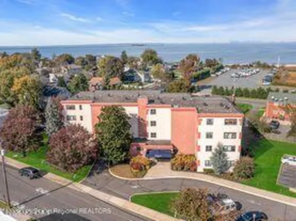 32 Center Ave APT 14, Atlantic Highlands, NJ 07716