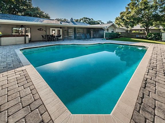 2nd image of 479 Willow Ln
