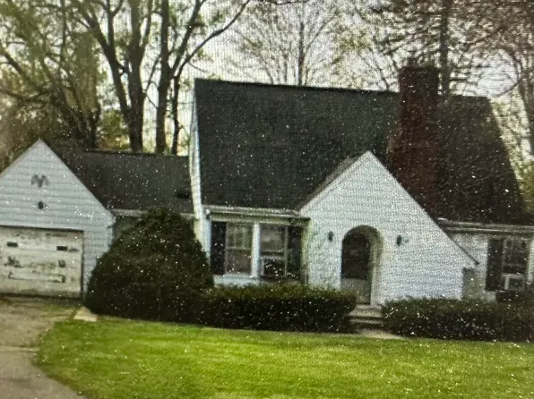 121 N Hewitt Rd, Ypsilanti, MI 48197