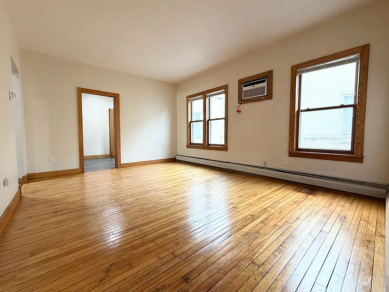 Emerson Manor Flats — Photo 21
