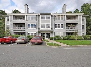 901 Meadow Ct, Helmetta, NJ 08828