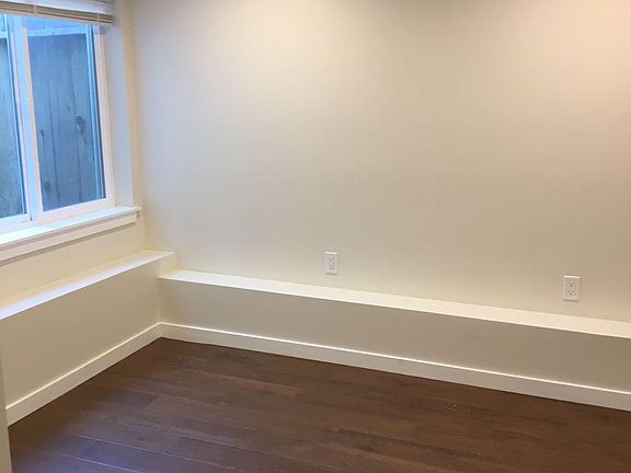 4th image of 242 Accacia St #B