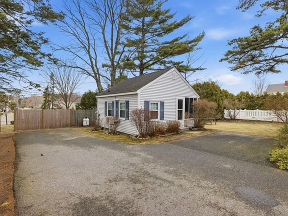 2nd image of 1413 Post Road #7