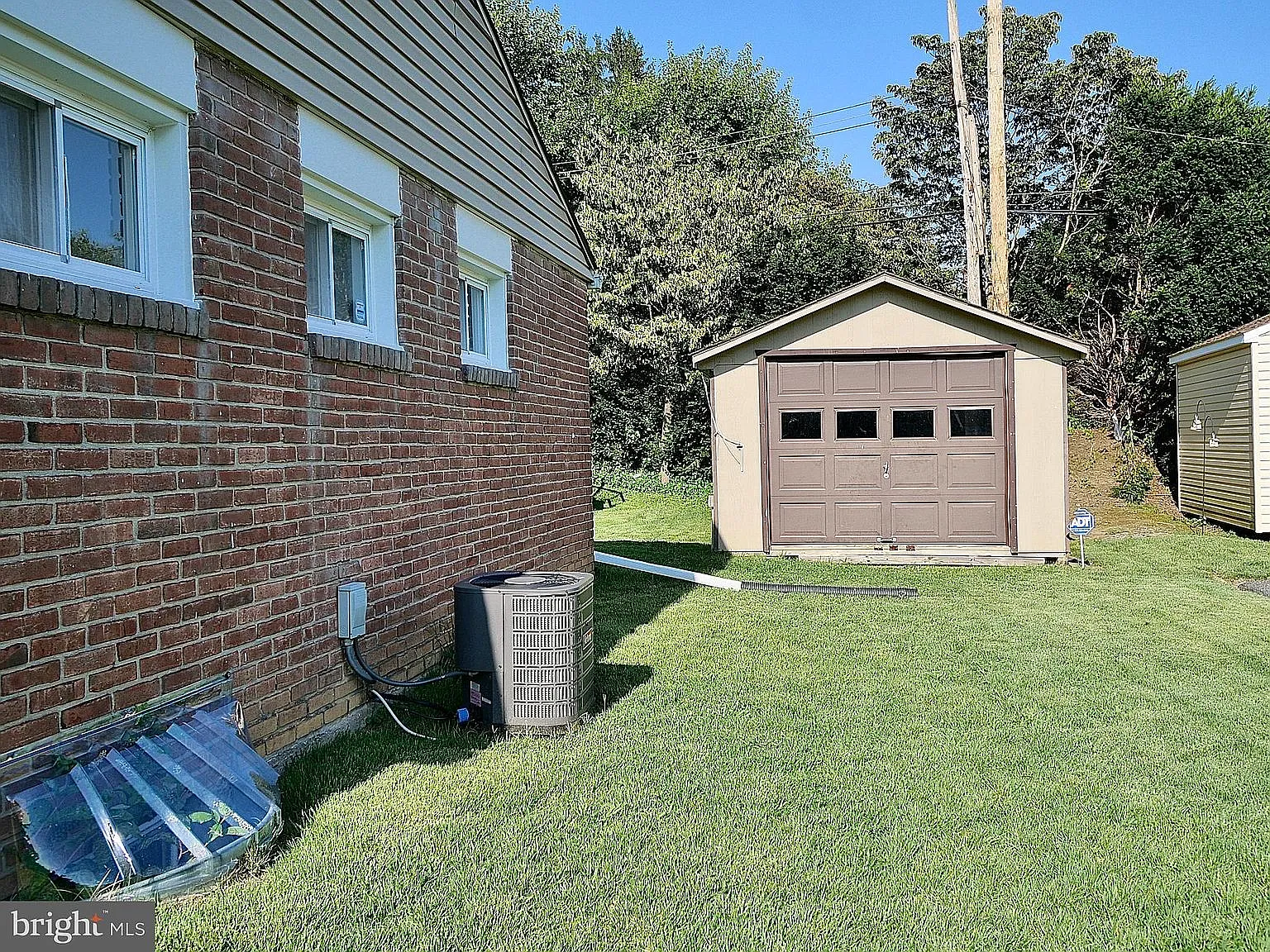 2 bed, 1860 sqft, $1,900 — Photo 2