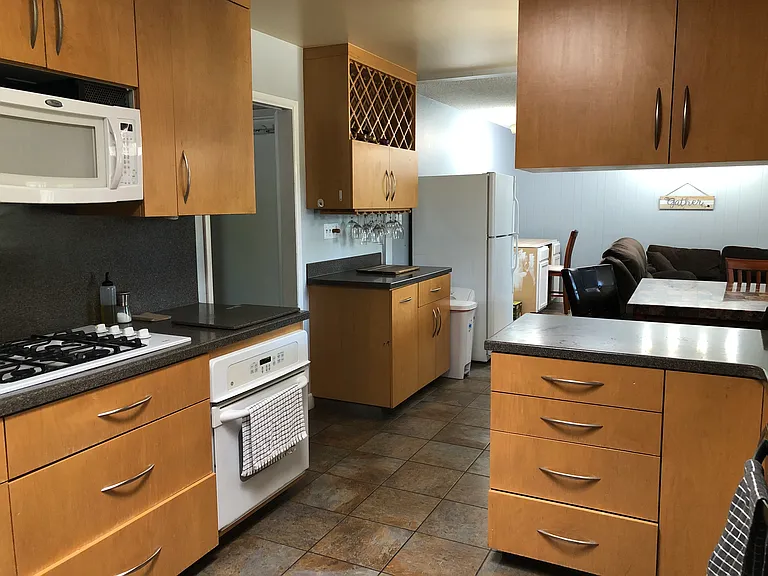 641 E Magill Ave — Photo 13
