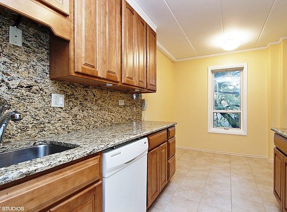 2nd image of 6330 Lincoln Ave Unit 3G