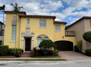 115 Via Poinciana Ln, Boca Raton, FL 33487