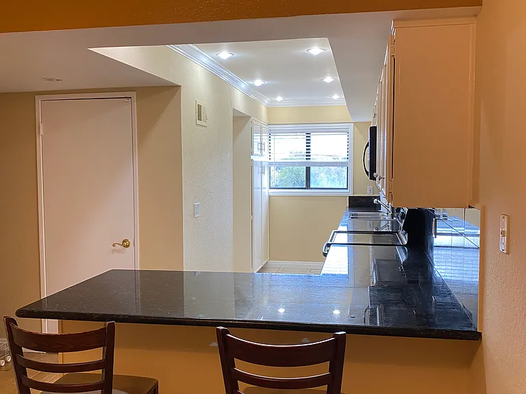 645 Balboa Ave #2C — Photo 6
