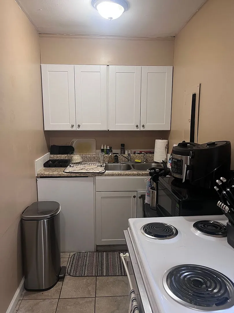 1407 Hynes Street — Photo 3
