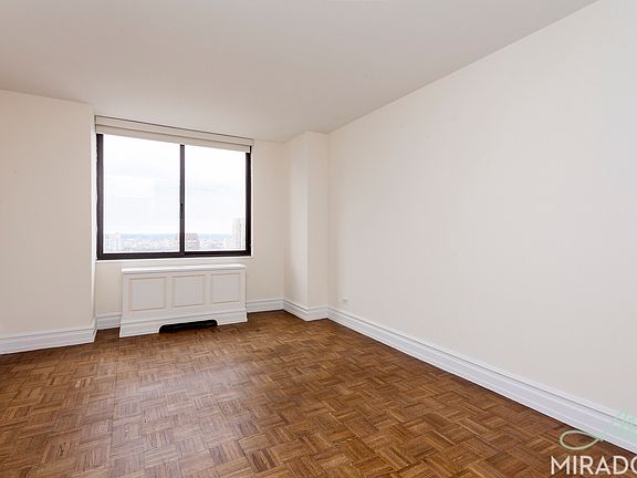 3rd image of 145 W 67th St #***44b