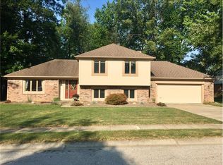 556 Raintree Dr, Danville, IN 46122