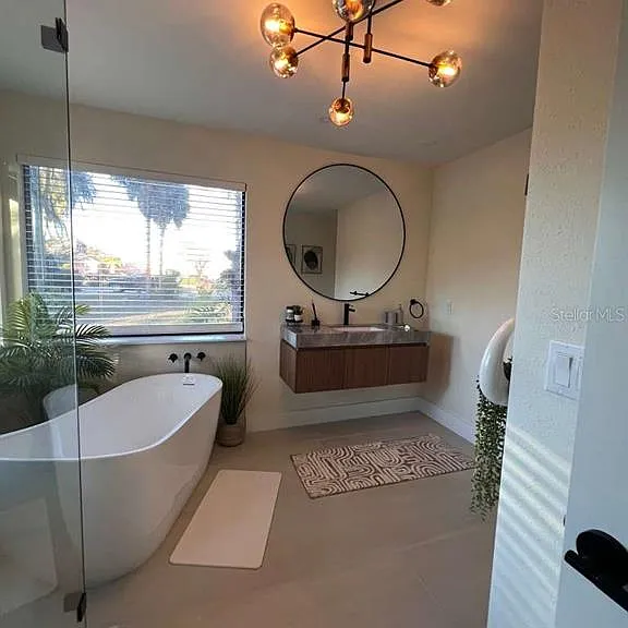 8240 Cypress Lake Dr — Photo 13