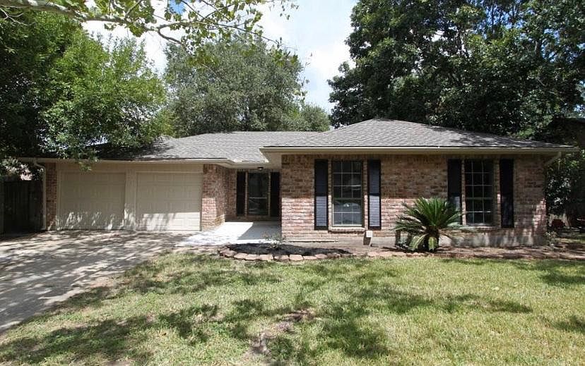 1st image of 811 Lochmoor Ln