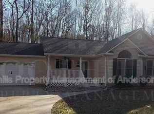 102 Circle Dr, Townville, SC 29689