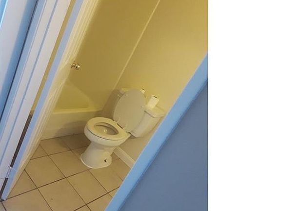 4th image of 221 E 2nd St APT 3