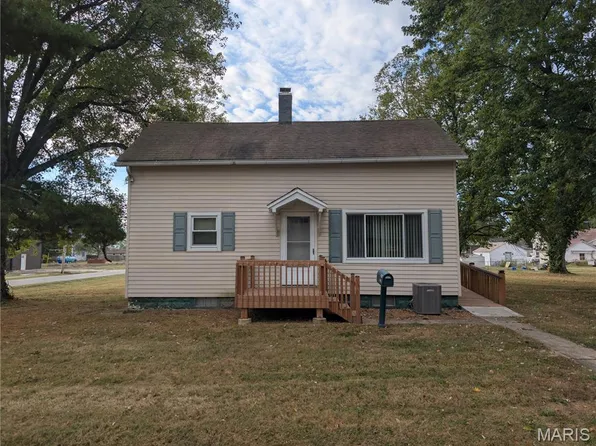 514 Putnam St, Mount Olive, IL 62069