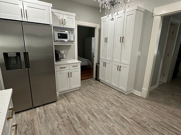 3rd image of 3710 Cambridge Ave