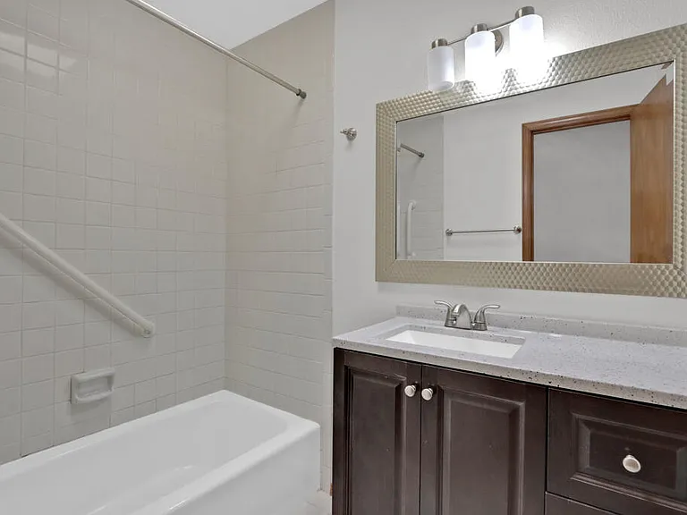 730 N Resler Dr #B — Photo 46