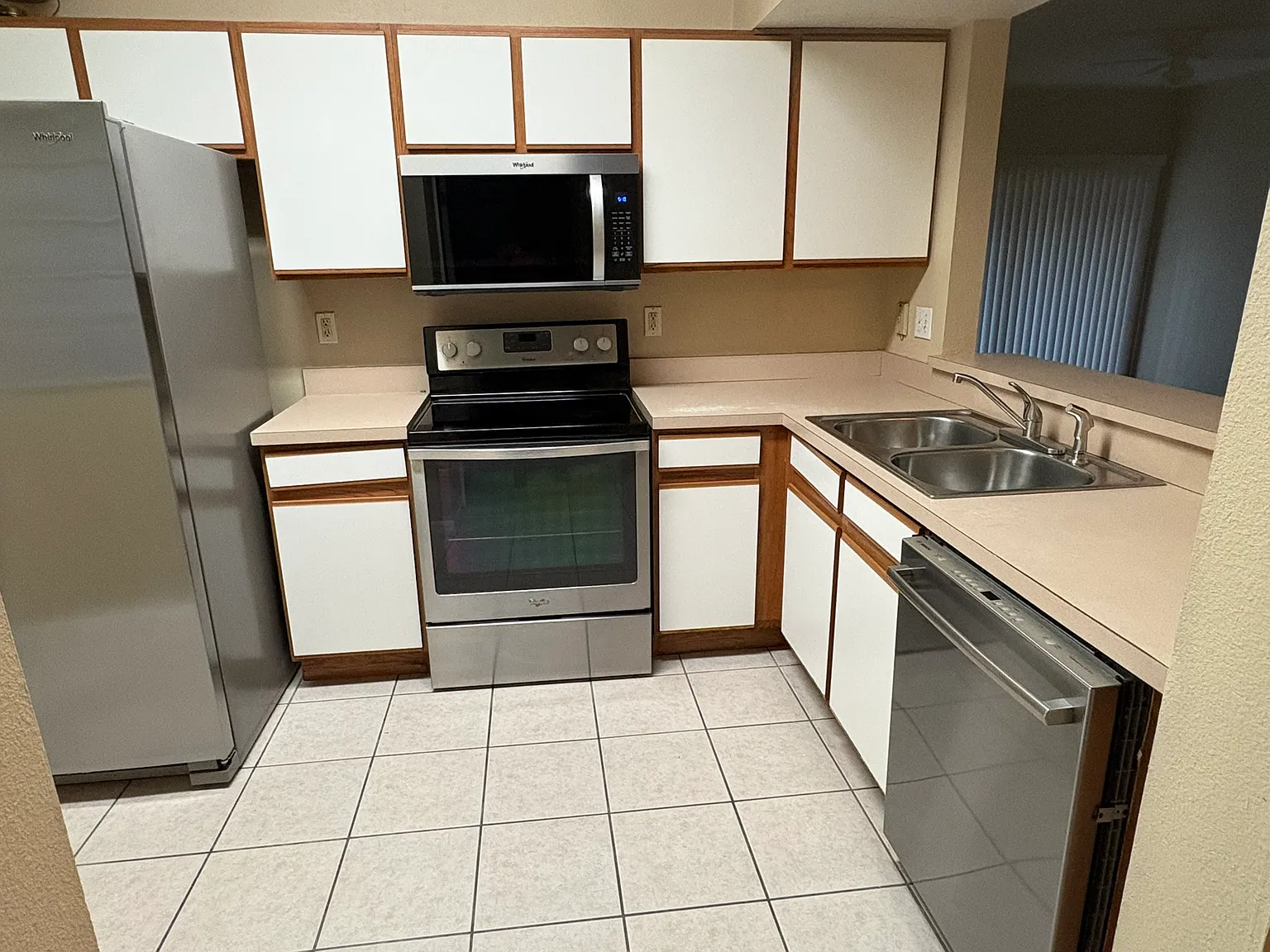 3 bed, 1151 sqft, $1,875 — Photo 3