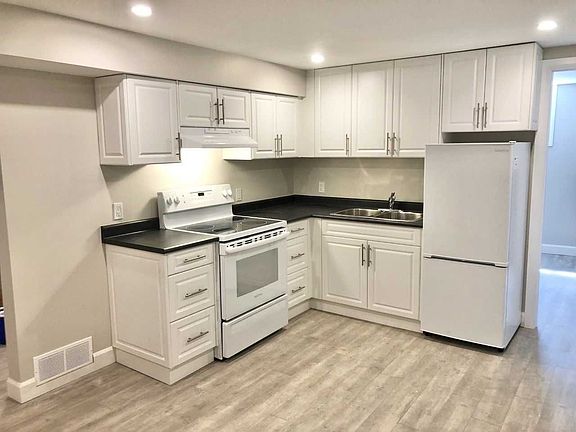 2nd image of 43 Marion St #B