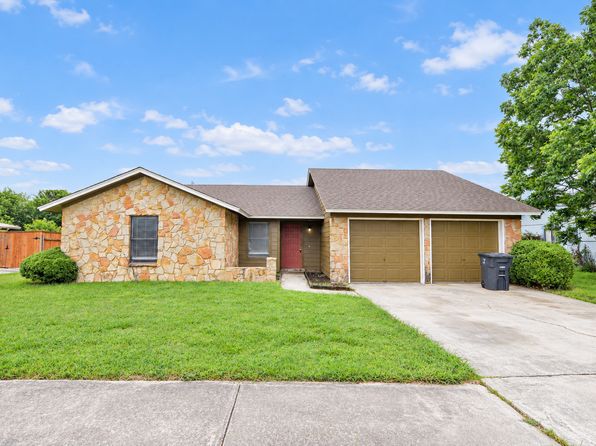2504 Greenbriar Dr