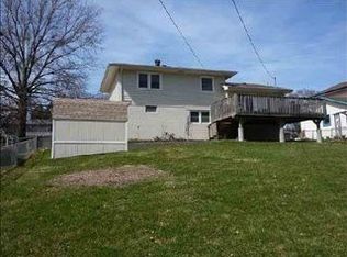 2711 N 99th St, Omaha, NE 68134