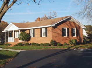 112 N Main St, Holly Springs, NC 27540