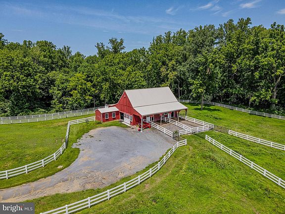 5th image of 246 Mill Swamp Rd