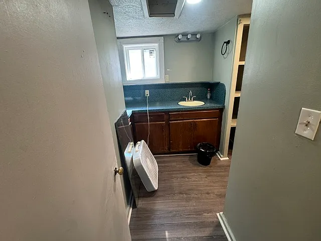 724 W 3rd St #2 — Photo 3
