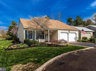 2 Stonycroft Ct, Medford, NJ 08055