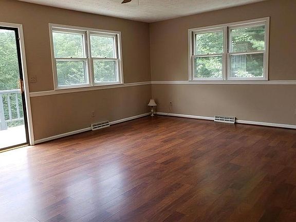 Spacious living room