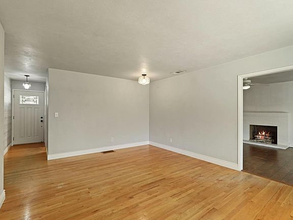 5th image of 512 Sturla St
