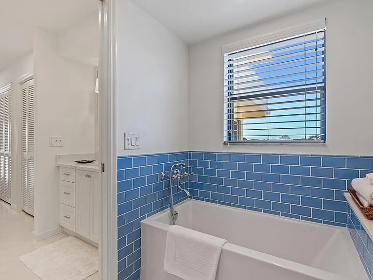 2636 Ocean Dr #404 — Photo 26