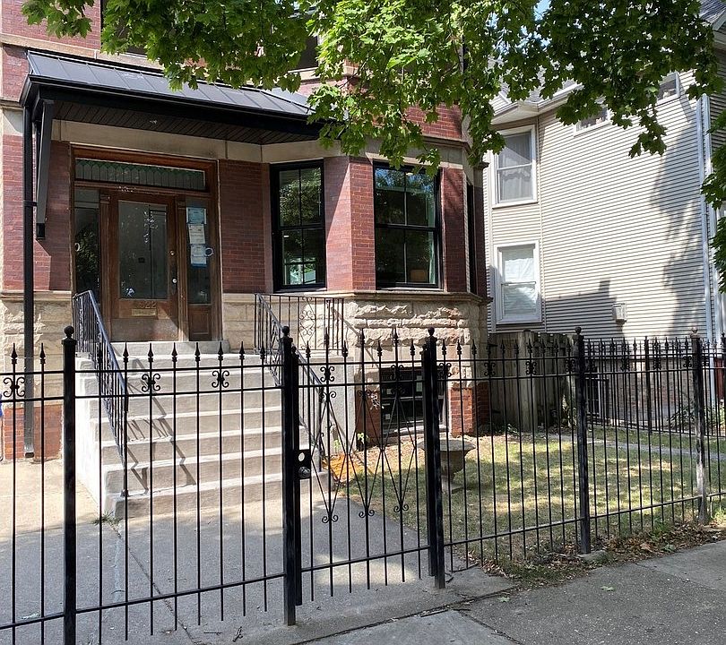 1st image of 4322 N Leavitt St #1
