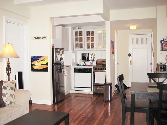 Rented by Segallis Real Estate | media 2